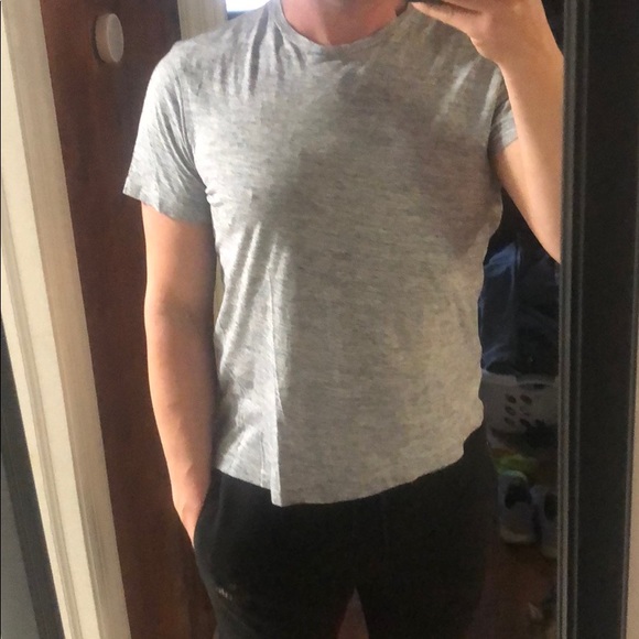 Men’s Large H&M T Shirt - Picture 5 of 6